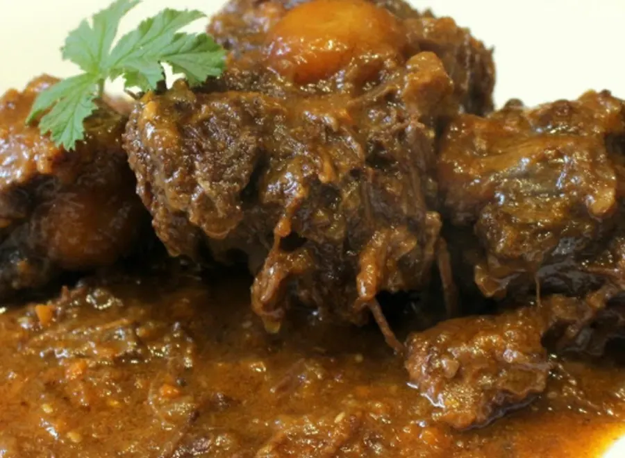 Foto 3 Rabo de toro guisado a la manera tradicional (a la cordobesa)