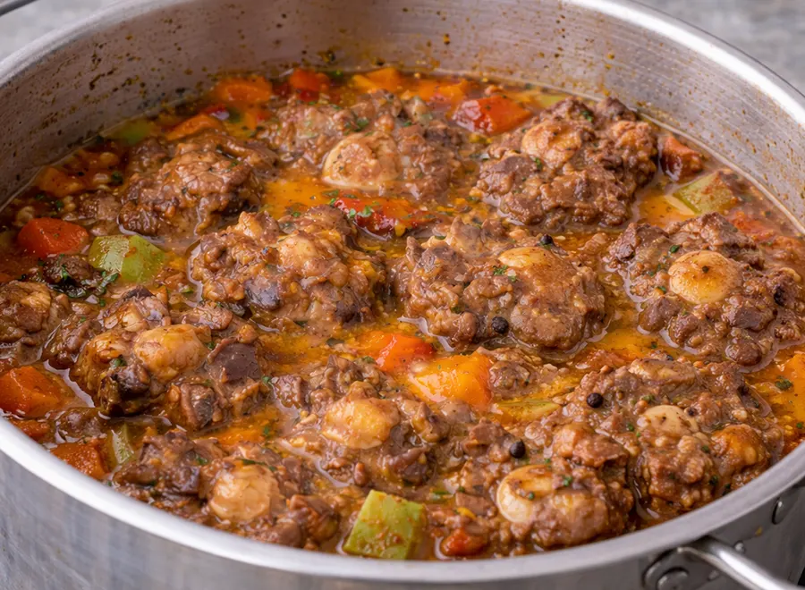 Foto 2 Rabo de toro guisado a la manera tradicional (a la cordobesa)