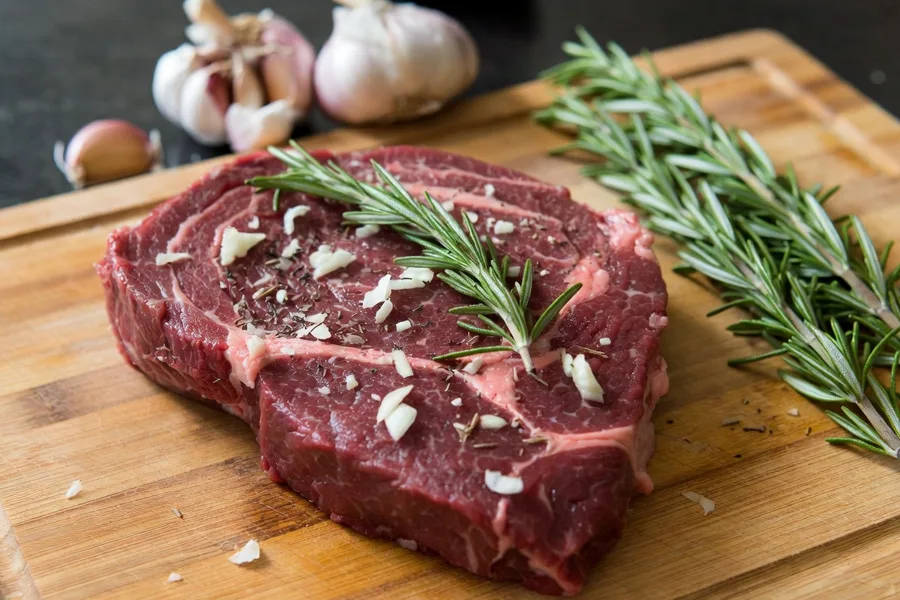 Foto 2 Chuletón de ternera a la brasa con ajo y romero