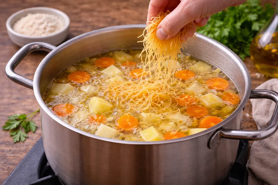 Foto 3 Sopa de fideos con zanahoria, arroz y patata